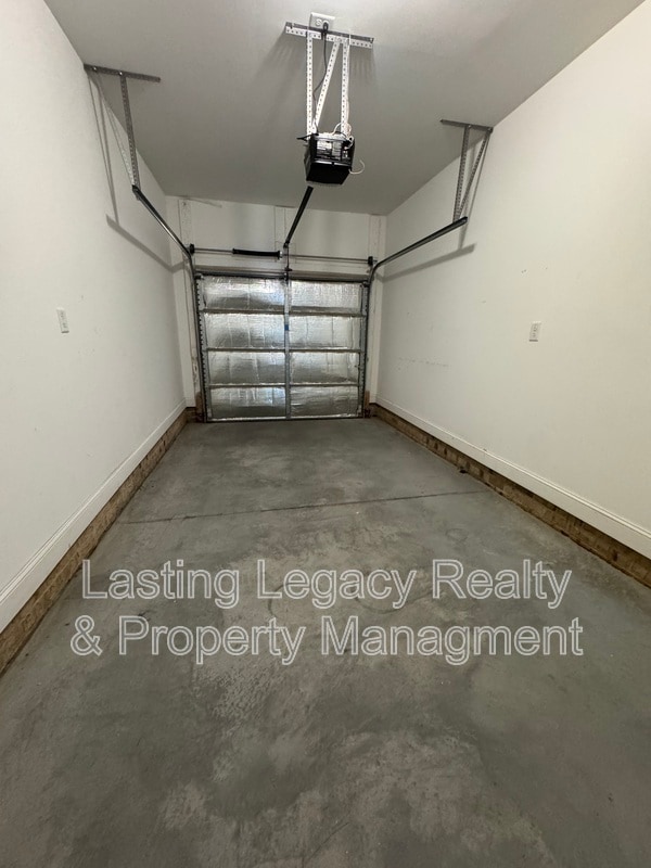 Building Photo - 837 Silver Leaf Dr