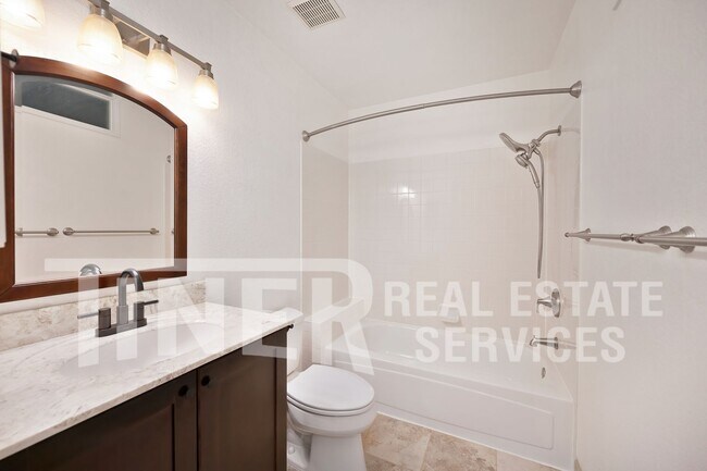 Building Photo - 9118 Madison Green Ln