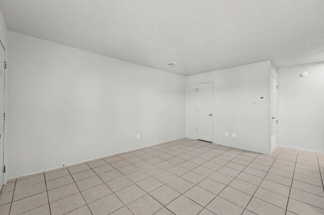 Building Photo - 1241-1247-1247 W Sunset Dr