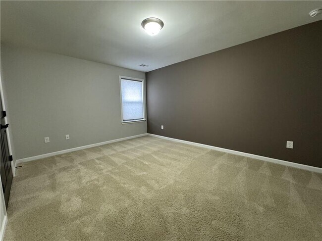 Building Photo - 920 Grove Valley Dr