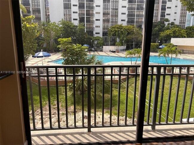 Building Photo - 17011 N Bay Rd