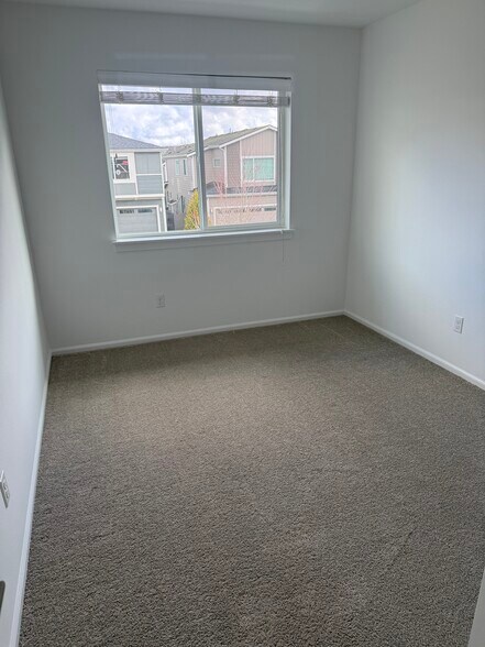 Building Photo - 2214 115th Dr SE