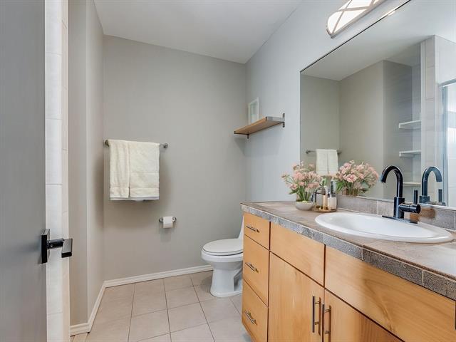 Building Photo - 4616 W Lovers Ln