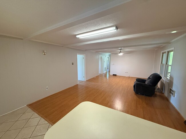 Building Photo - Beautiful Ranch home in Concord