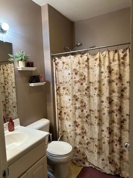 Building Photo - 217 Overleaf Way