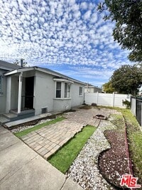 Building Photo - 505 Edgewood St