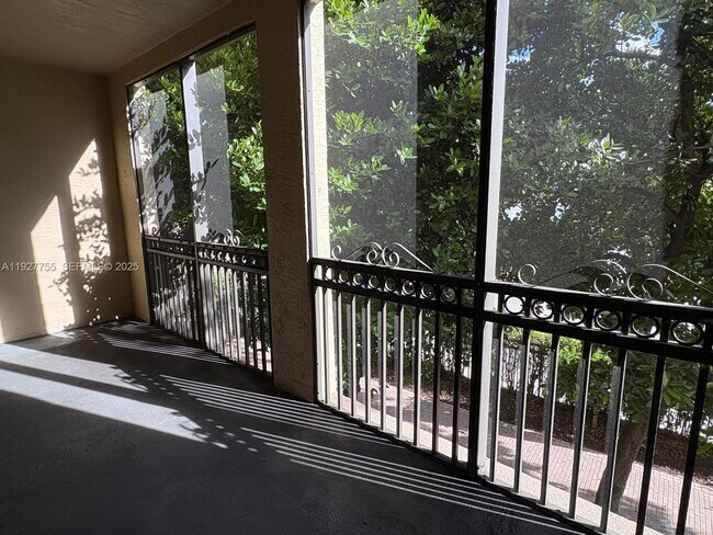 Building Photo - 2900 NW 125th Ave