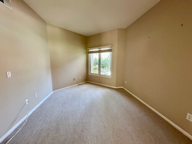 Building Photo - Upcoming! Move in Ready 7/25/26 Spacious 4 Bed/2.5 Bath Home Escondido