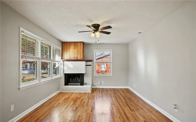 Building Photo - 2529 Sycamore St