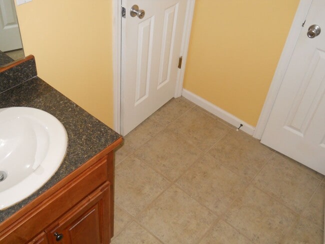 Building Photo - 3 BR 2 BA in Hahira
