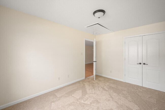 Building Photo - 66 Old Tavern Cir