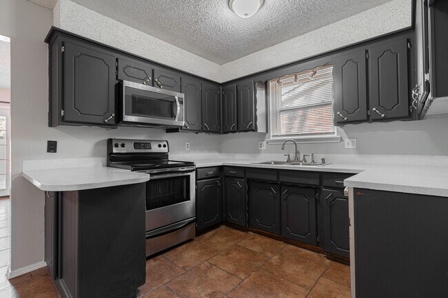Building Photo - 3 Bed 2 Bath in Norman