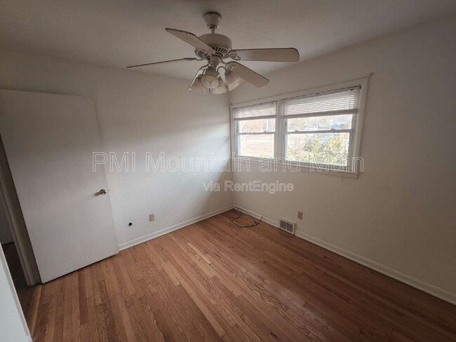 Building Photo - 52 Blake Dr