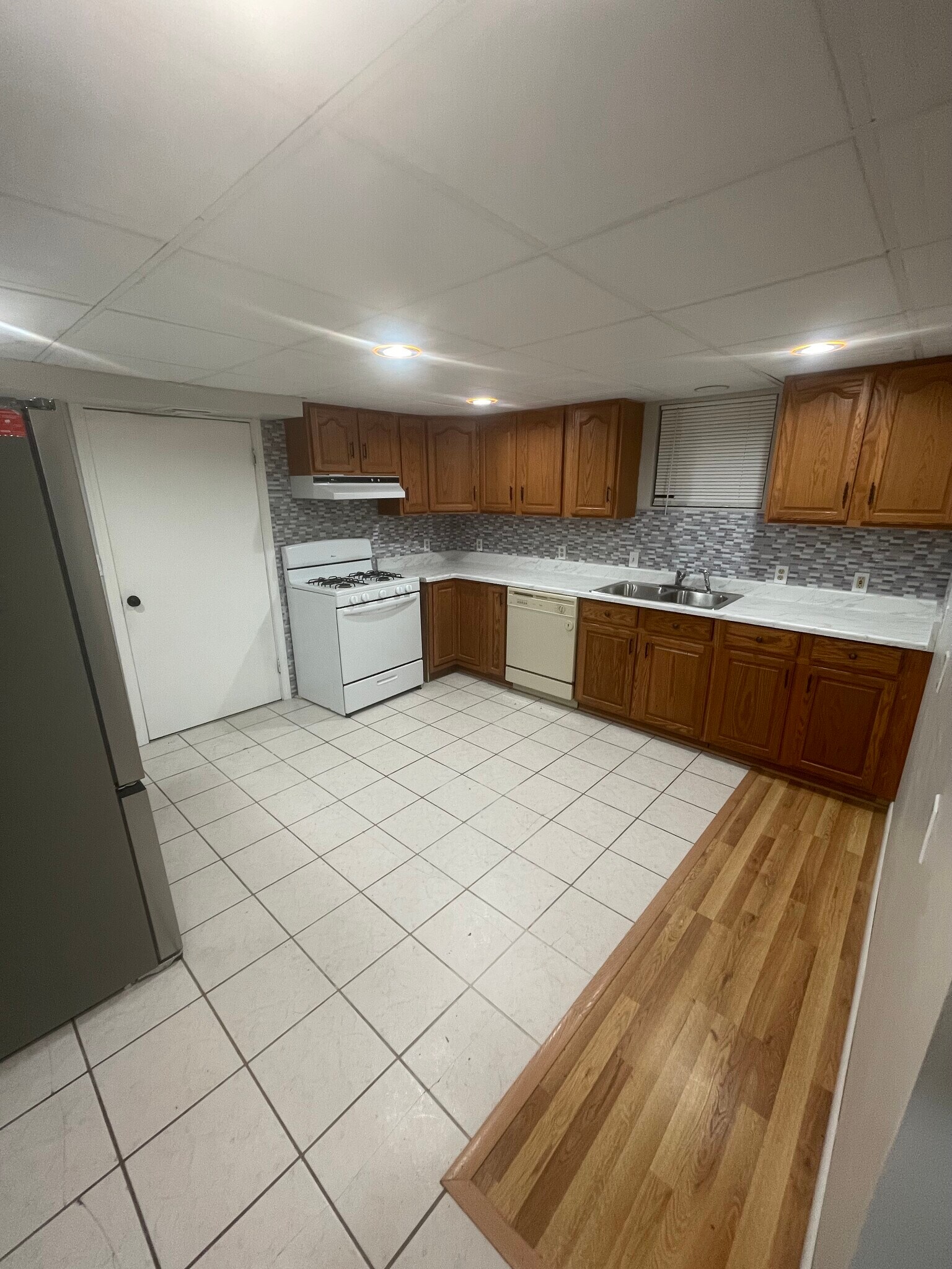 Building Photo - 31 Friendship St