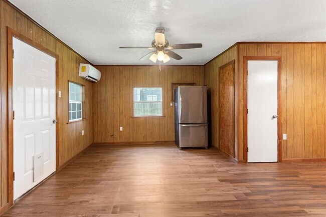 Building Photo - 5701 County Rd 288