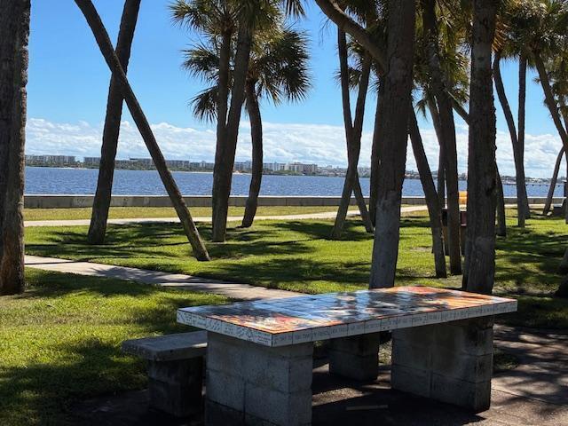 Building Photo - 314 S Palmway