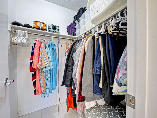 Building Photo - FURNISHED! 2BD/2BA/1CG in Vivienda West - a 55+Community