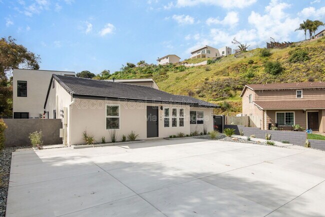 Building Photo - 1710 Hanford Dr