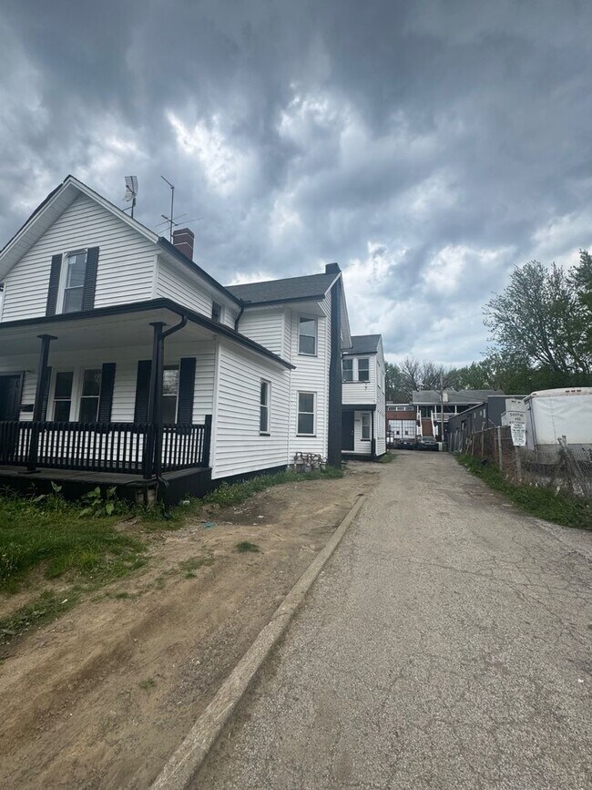 Building Photo - 3328 Denison Ave