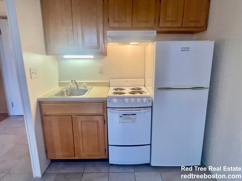 Building Photo - 62 Boylston St