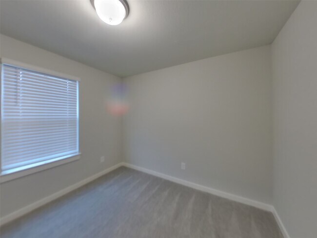 Building Photo - 9835 Willow Creek Commerce Dr