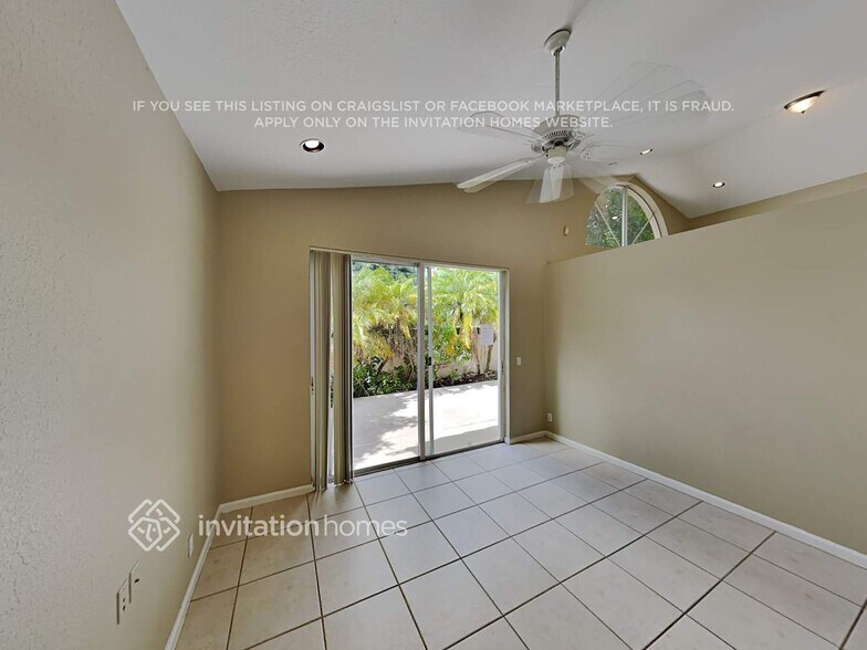 Building Photo - 3401 NW 70th Ave