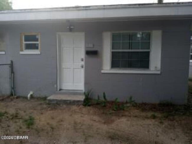 Building Photo - 528 Park Dr