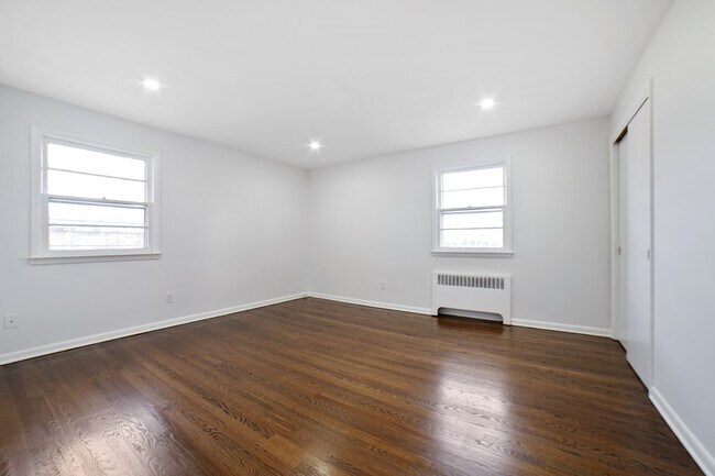 Building Photo - 1078 Burnet Ave