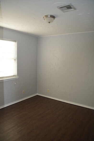 Building Photo - 1208 NW 97th St