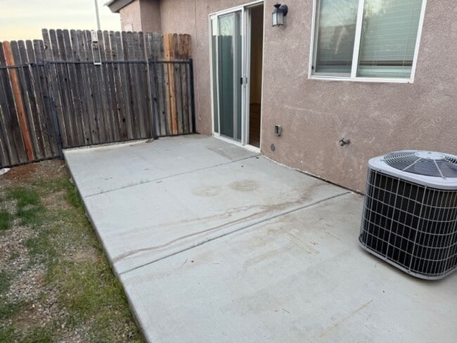 Building Photo - 6712 Edgeview Dr