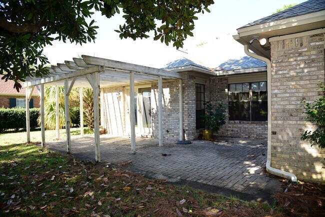 Building Photo - Spacious 4 Bedroom in Southwind at Bluewater Bay!