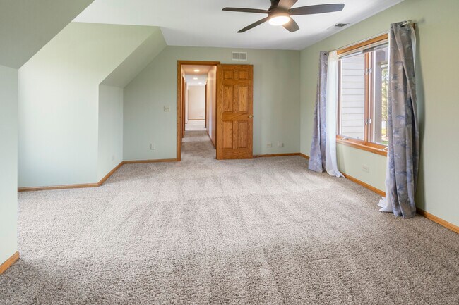 Building Photo - 2208 Crystal Cir