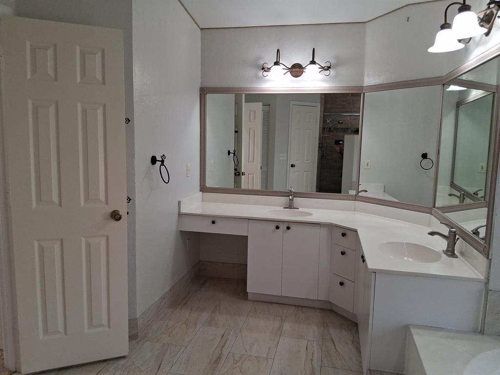 Building Photo - 4863 Chardonnay Dr