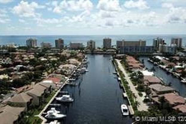 Building Photo - 270 Captains Walk