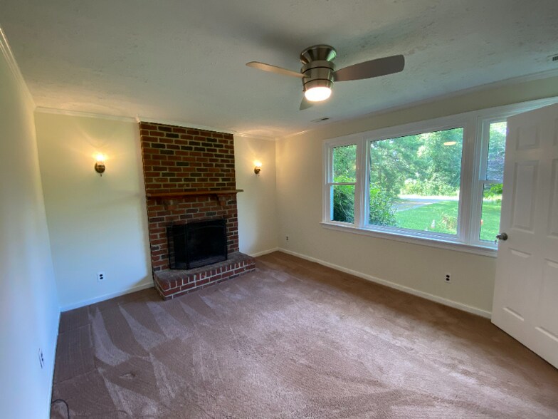 Primary Photo - 1599 Early St