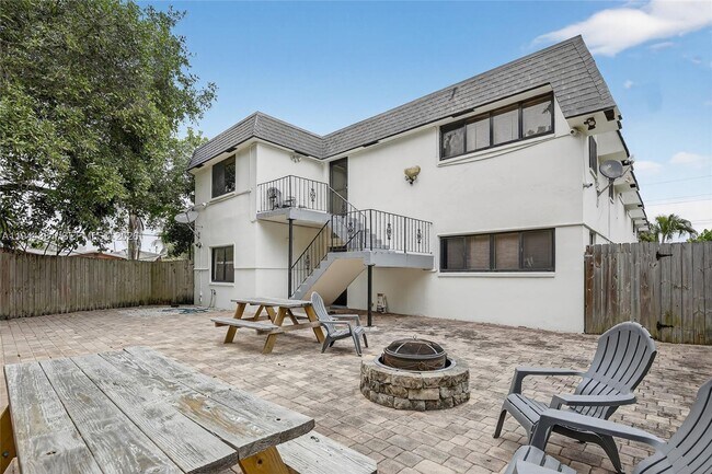 Building Photo - 5731 NE 18th Ave