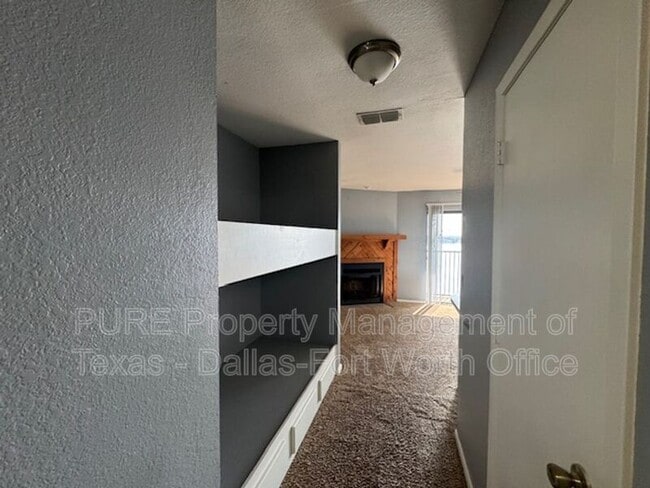 Building Photo - 6321 Kelly Dr