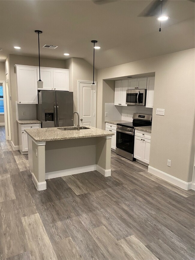 Building Photo - 9572 Darkwood St