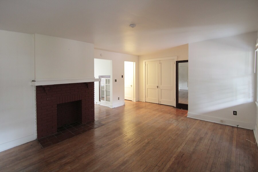 Building Photo - 320 Whitney Ave