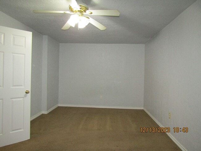 Building Photo - Close to shopping, Comanche hospital and Cameron University