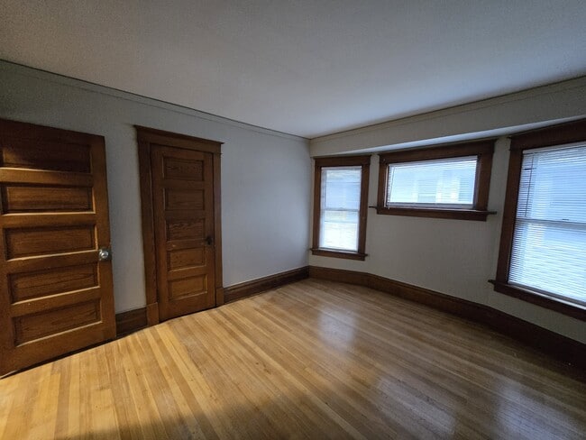 Building Photo - 349 17th St SE