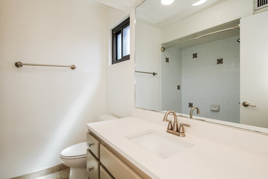Building Photo - 17403 E San Marcus Dr
