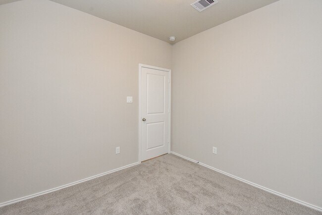 Building Photo - 8930 Field Daisy Ct