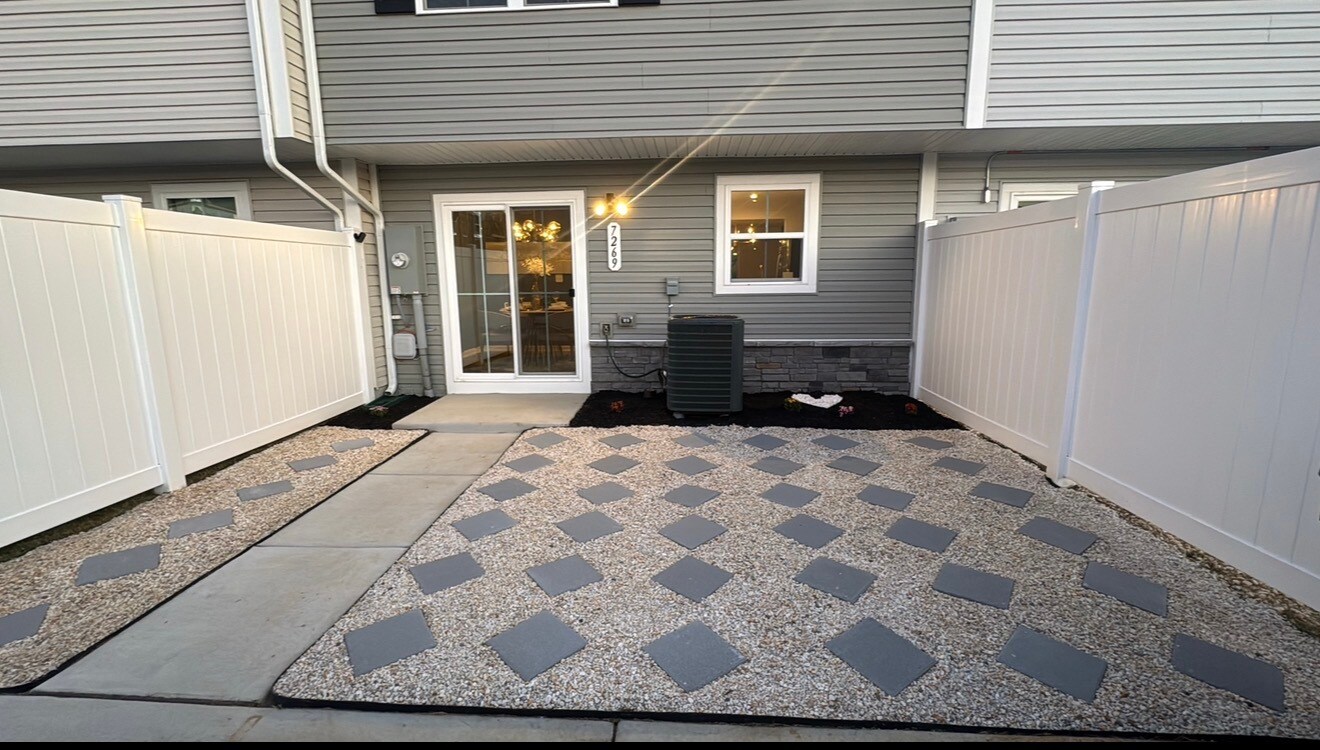 Building Photo - 7269 Statesman Blvd