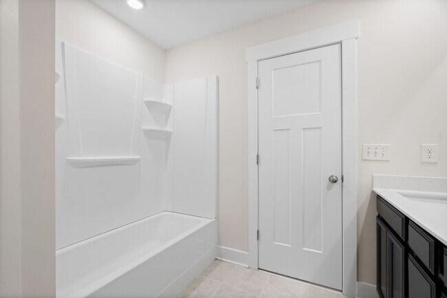 Building Photo - 216 Pewter Cir