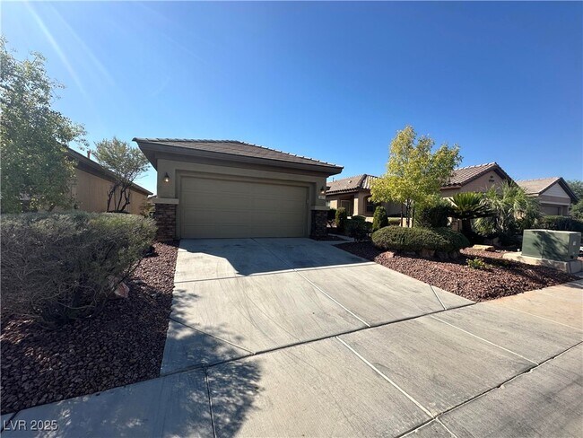 Building Photo - 6071 Saddle Horse Ave