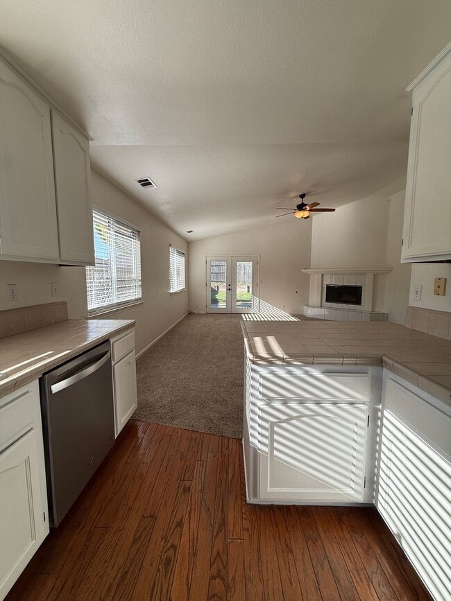 Building Photo - Rolling Hills Single Story Home Includes A...