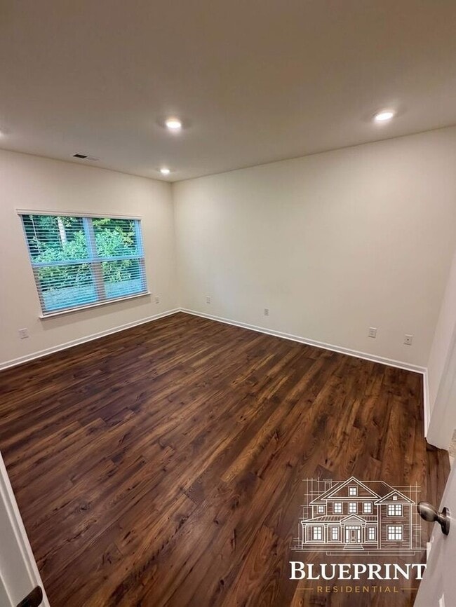 Building Photo - Single story living 2025 build with custom layout and many upgrades! Private backyard! Available ...