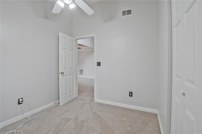 Building Photo - 4910 Lakebrooke Run