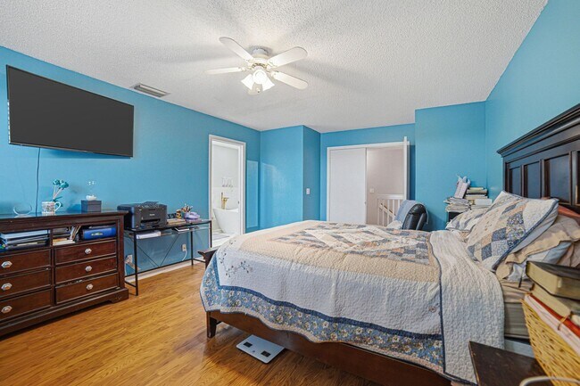 Building Photo - 6466 Buena Vista Dr